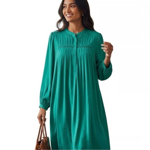 Piombo Dresses & Skirts - PIOMBO ITALIAN DESIGNER KELLY GREEN LONG SLEEVE DRESS